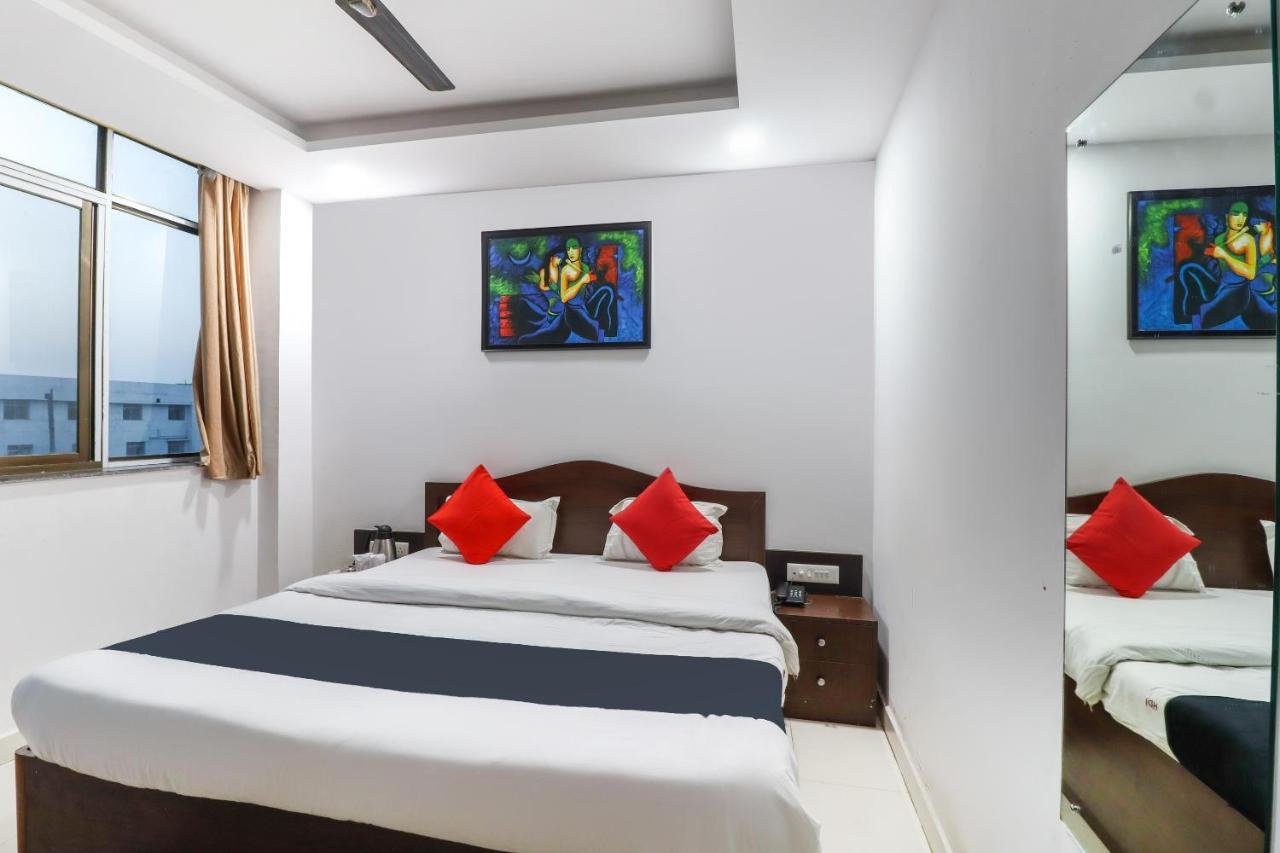 Capital O 70631 Hotel Dwarka International Darbhanga ภายนอก รูปภาพ